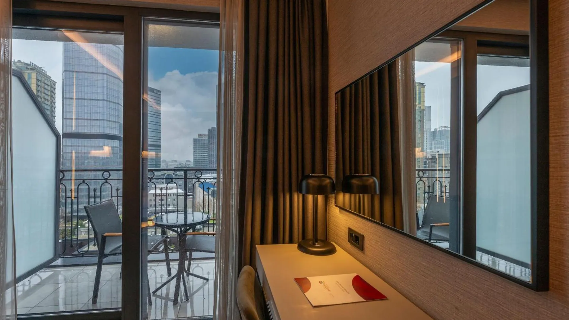 Ramada Encore By Wyndham Istanbul Sisli מלון