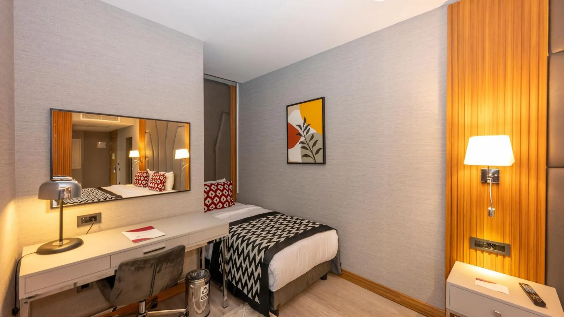 Ramada Encore By Wyndham Istanbul Sisli מלון