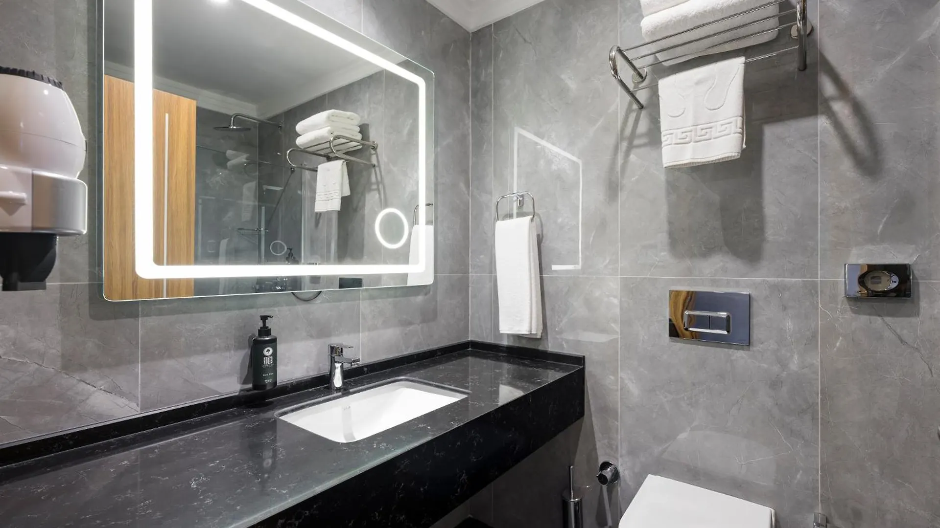 Ramada Encore By Wyndham Istanbul Sisli 4*,