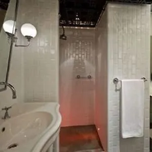 Otel Conti, İstanbul
