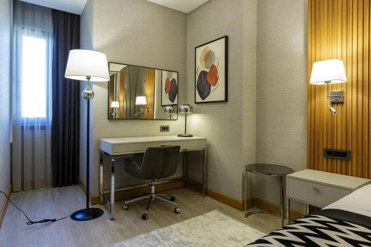 Ramada Encore By Wyndham Istanbul Sisli Hotel