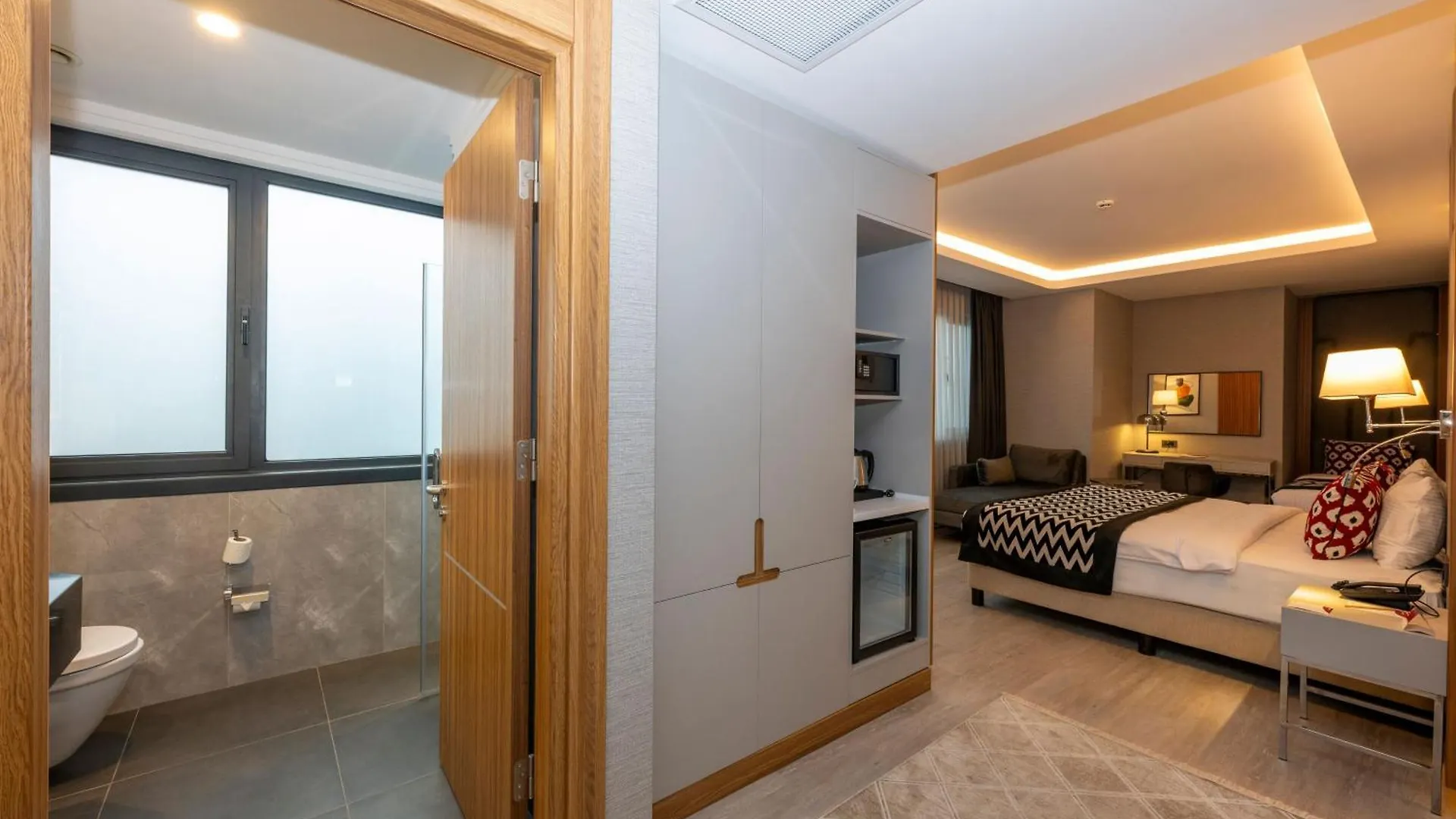 Ramada Encore By Wyndham Istanbul Sisli 4*,