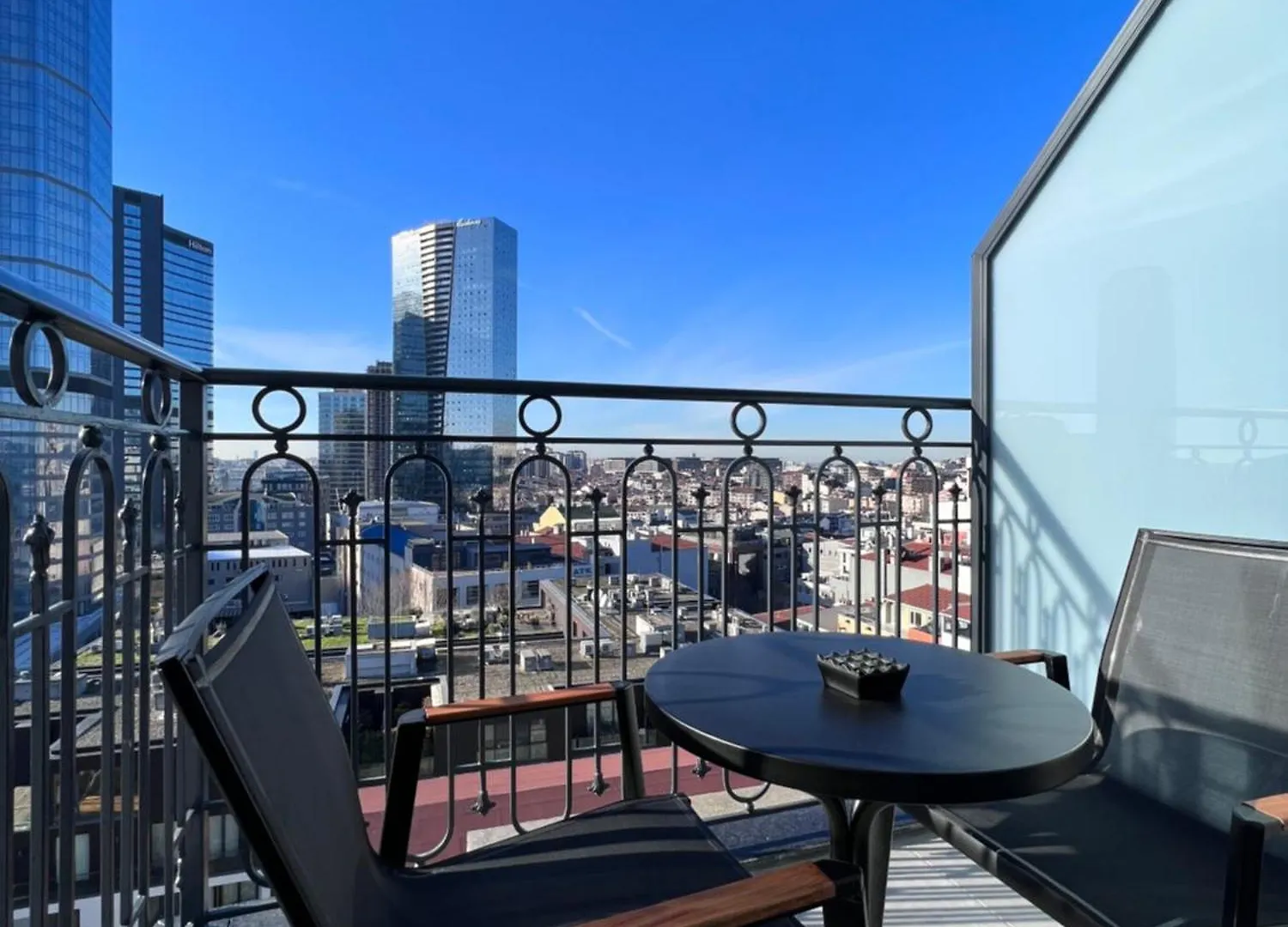 Ramada Encore By Wyndham Istanbul Sisli Hotel