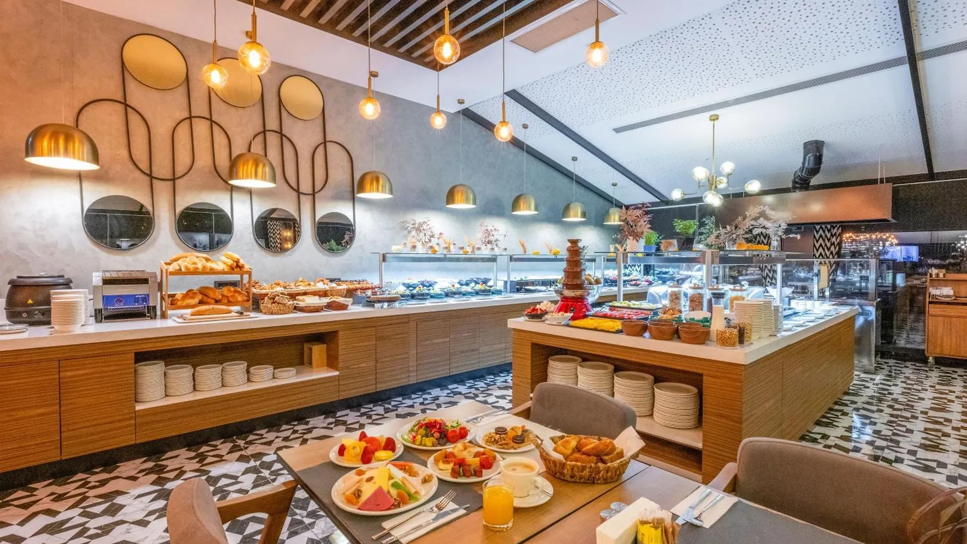 Hotel Ramada Encore By Wyndham Istanbul Sisli